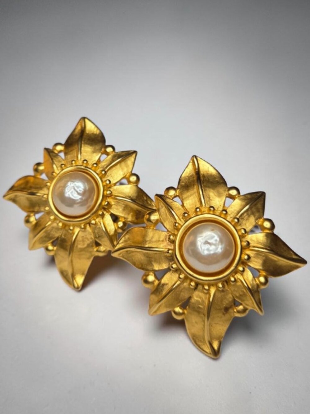 KARL LAGERFELD Vintage 1980's Matte Gold Baroque Pearl Clip-on Earrings - Picture 6 of 6
